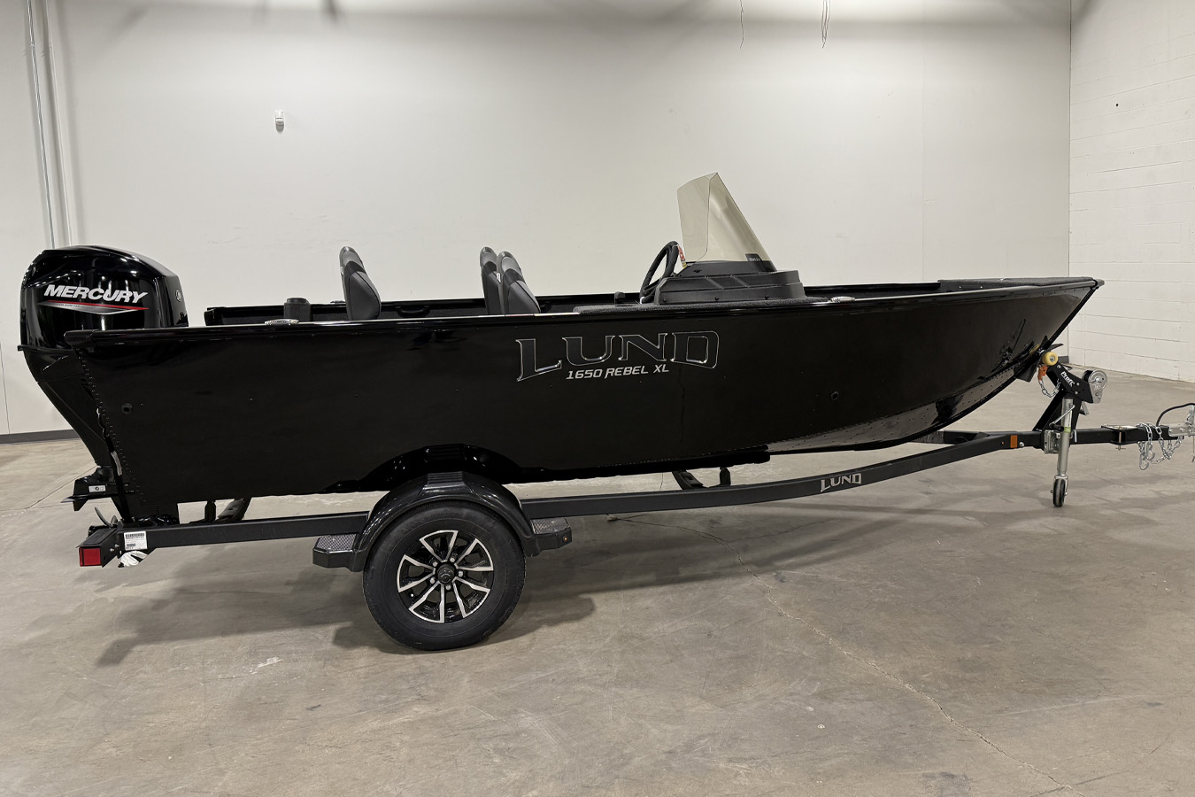 Lund Boats 2025 1650 Rebel XL SS Blackout with Motor & Trailer
