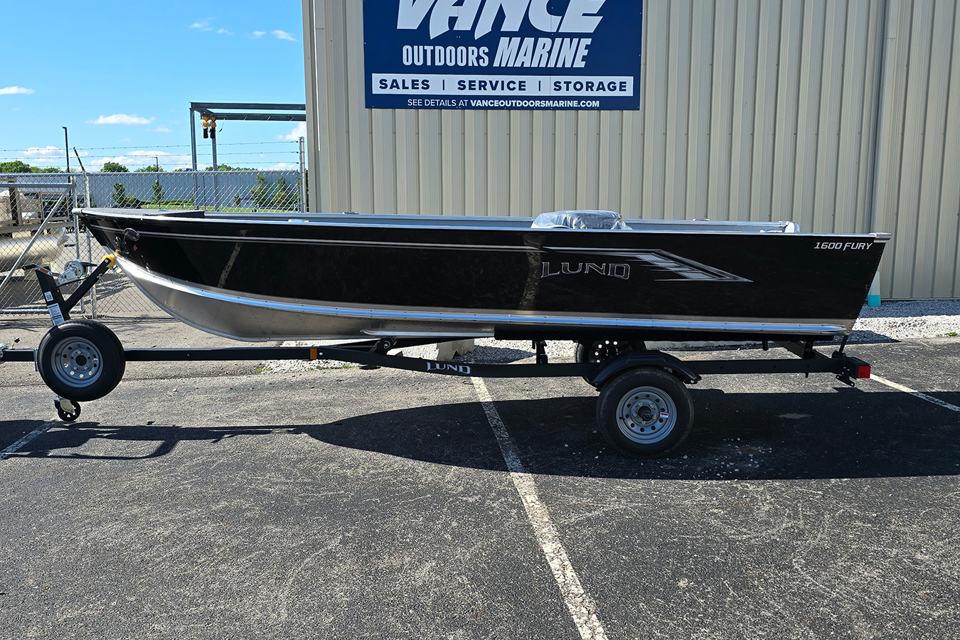 Lund 2025 1600 Fury Tiller with Mercury 9.9 ELPT CT Engine with Trailer