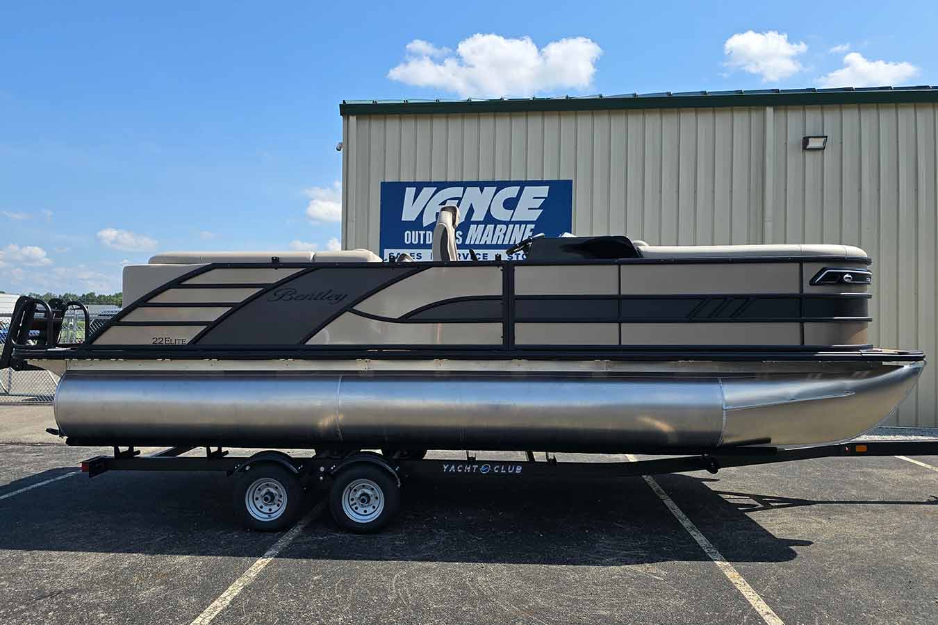 Bentley Elite 223 Admiral with Mercury 200 L Engine