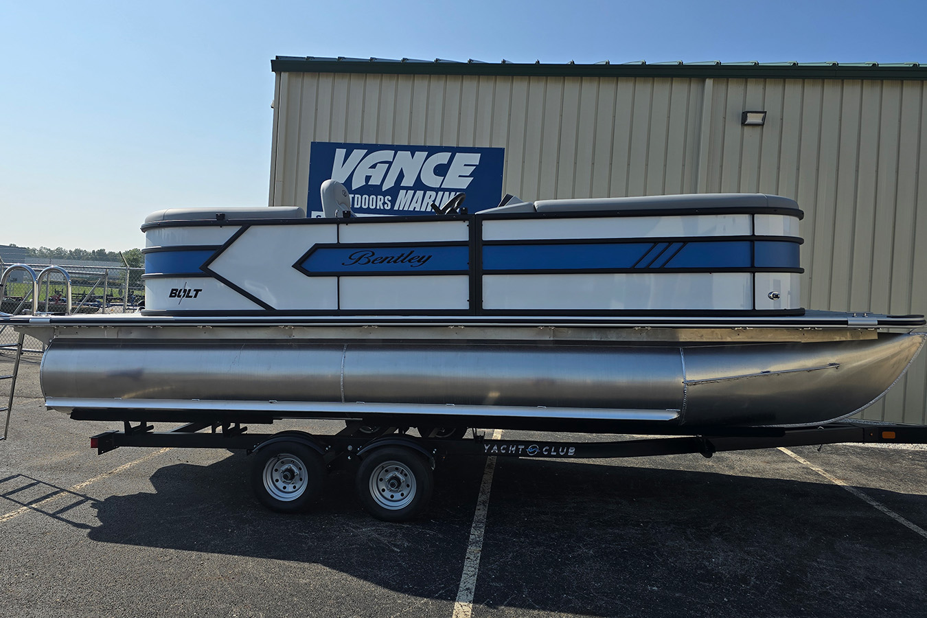 Bentley Bentley Bolt with Mercury 150 L