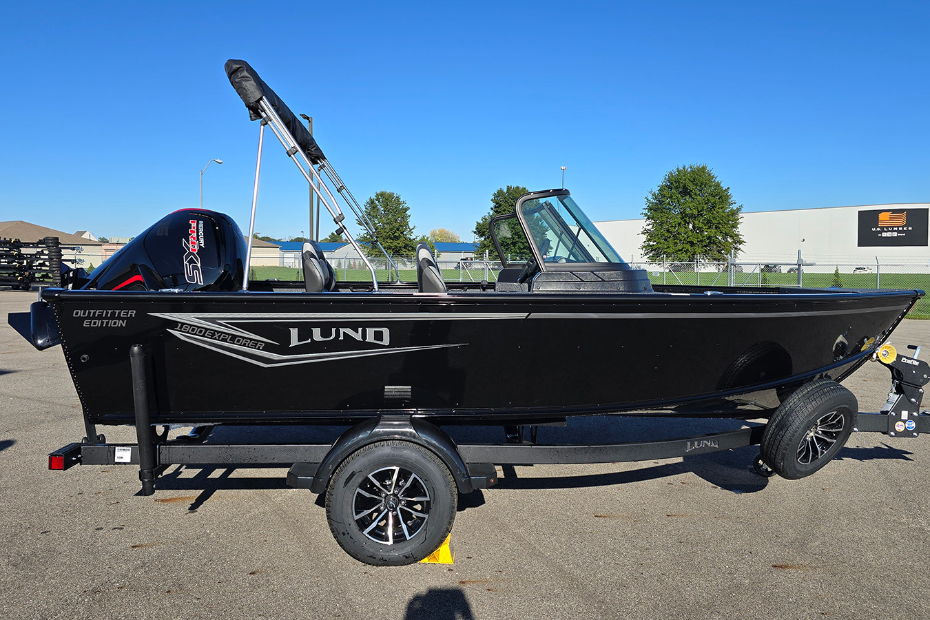 Lund 2026 1800 Explorer Sport with Mercury 115 ELPT Pro XS