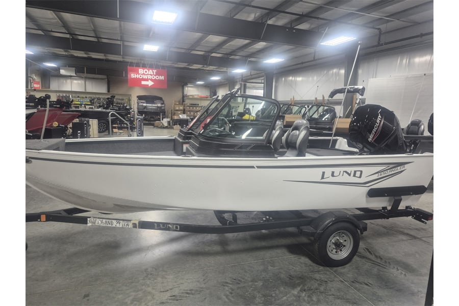 Lund 2026 1650 Angler Sport with Mercury 60 ELPT Engine