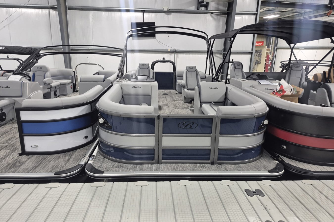 Bentley 2026 Legacy 223 Navigator with Mercury 200hp Engine